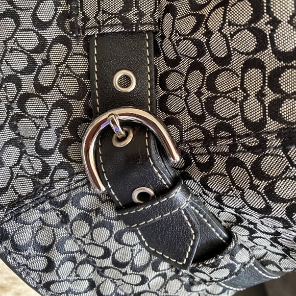 Coach vintage bucket hat, like new, minimal gentle use - Picture 3 of 6